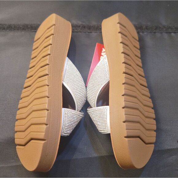 BRAND NEW UNIONBAY  CRISSCROSS RHINESTONE SILVER SANDALS - Picture 10 of 14